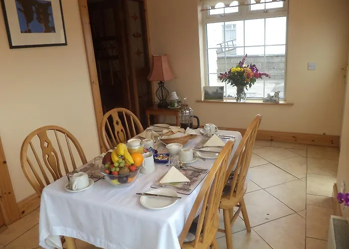 Monastery View ベッド・アンド・ブレックファスト Bunacurry